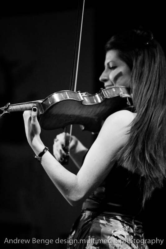 Violin player for weddings events